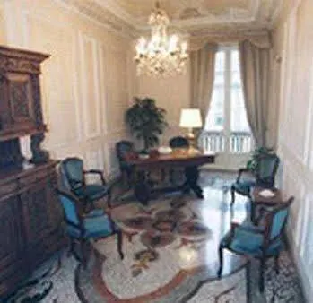 Conte Biancamano 3*
