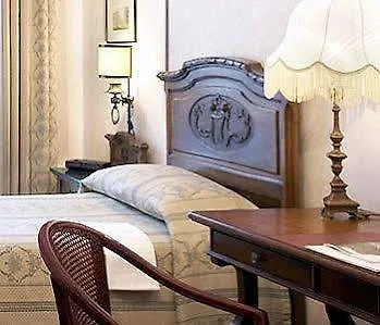 Conte Biancamano ホテル 3*